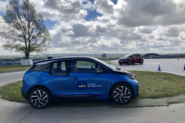 Cursos de conducción con el BMW i3