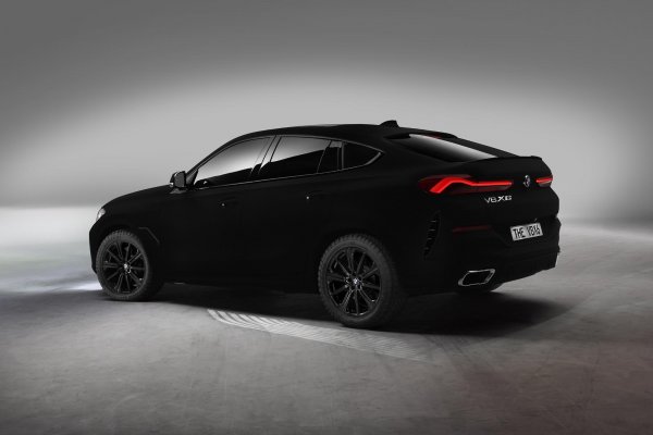 El BMW X6 totalmente negro