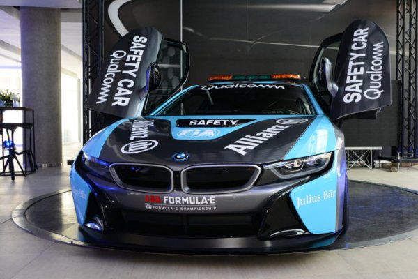 Presentación del Safety Car BMW i8