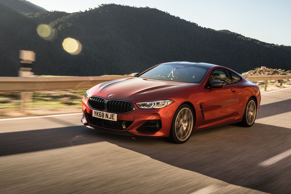 BMW M850i Coupé en Sunset Orange