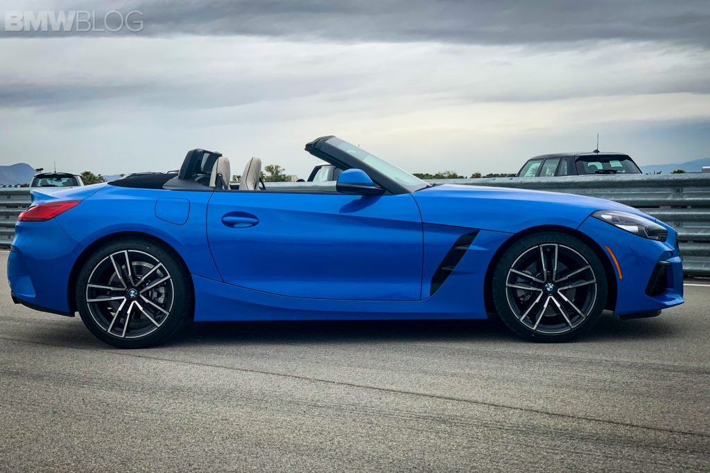 BMW Z4 en color Azul Misano