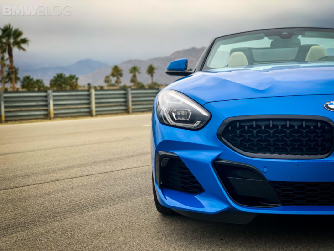 BMW Z4 en color Azul Misano
