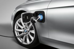 BMW lanza un torpedo a la línea de flotación de Mercedes